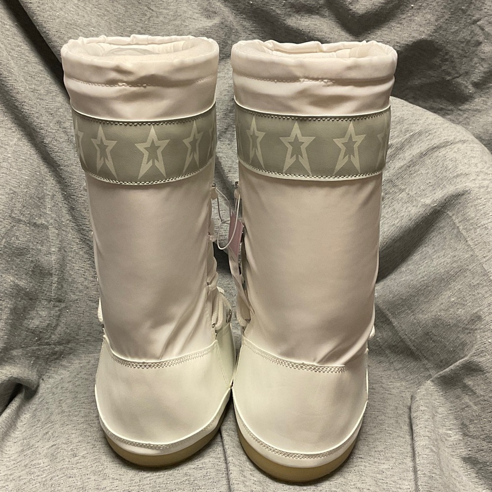 Moon Boot White and Gray Winter Boots - Picture 6 of 10